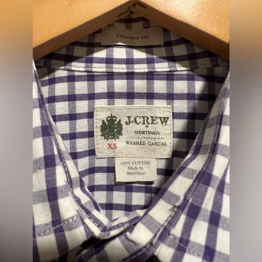 J. crew washed casual cotton button down tailored fit shirt. XS